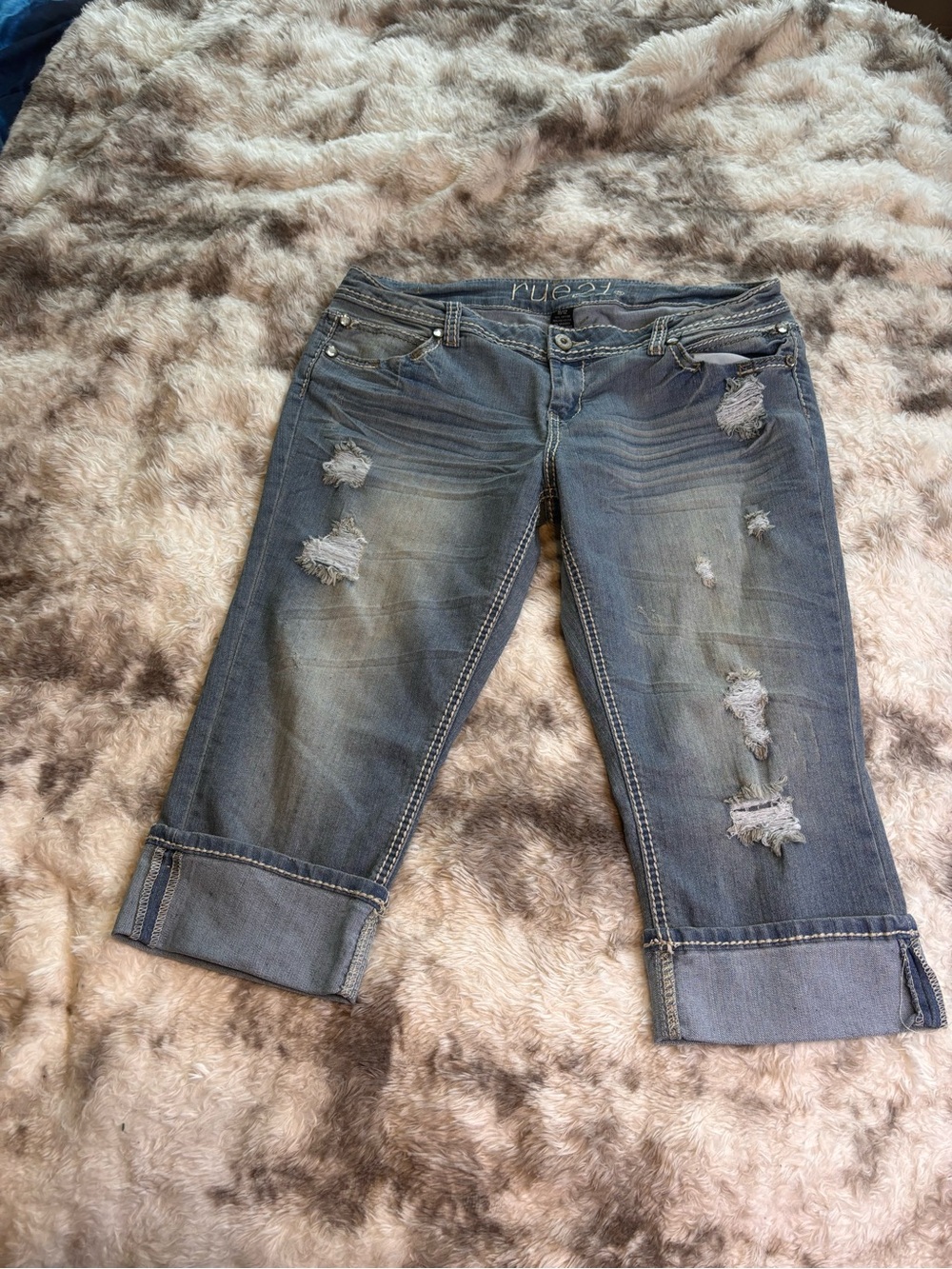 Rue21 Blue Distressed Cropped Capri Jeans